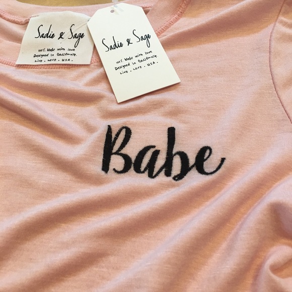 Sadie & Sage Tops - NWT pink crop tee Sadie & Sage